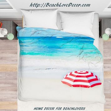 Beach Duvet cover Palm tree and surfboard in Hawaii sandy beach, ocean ...